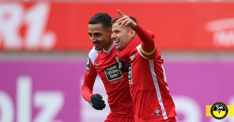 Hendrick Zuck und Kevin Prinz Redondo vom 1.FC Kaiserslautern