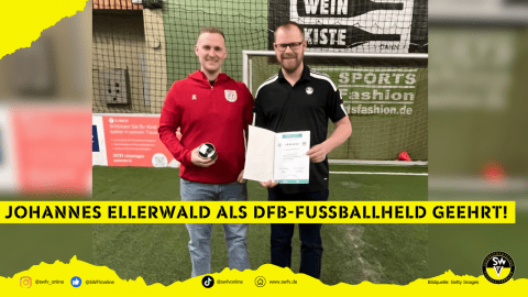 Johannes Ellerwald (FC Fischbach - links) und Thomas Seiler (SWFV-Kreisehrenamtsbeauftragter - rechts) bei der Übergabe