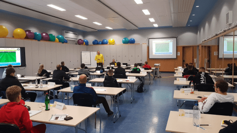 Schiedsrichter-Ausbildung in der Sportschule Edenkoben 