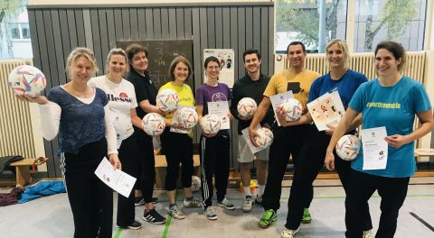 „Fußball-Basistechniken (kennen-)lernen“