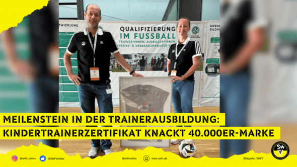 Tim Peter und Carina Schmitt mit einer Urkunde 