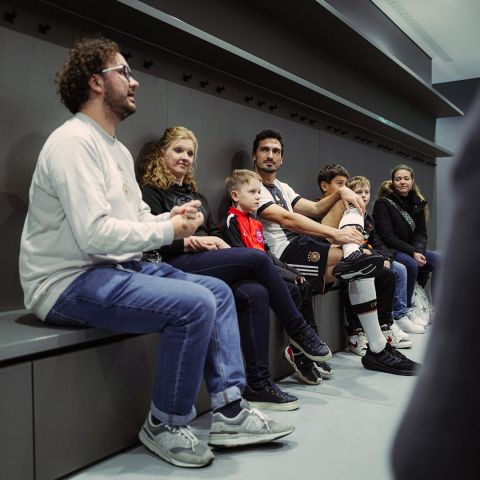 Mats Hummels beim Kabinengespräch