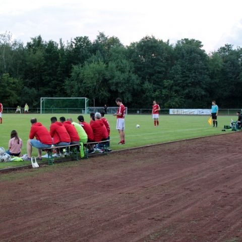 Freistoß beim Kreispokalendspiel in Flonheim