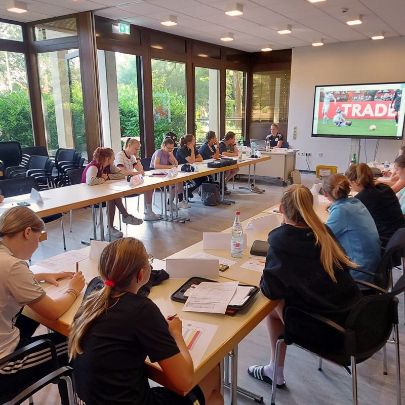 Schiedsrichterinnen Fortbildungslehrgang in Edenkoben